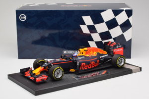 Red Bull RB12 Tag Heuer #3 D. Ricciardo Red Bull Racing Showcar 2016 Minichamps 1:18 117160003 Vaik - pilt 7/7