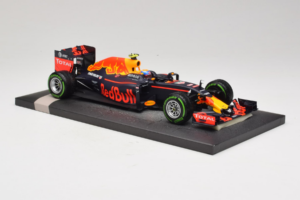 Red Bull RB12 Tag Heuer #33 M. Verstappen Red Bull Racing Showcar 2016 Minichamps 1:18 117161233 Vaik - pilt 4/7