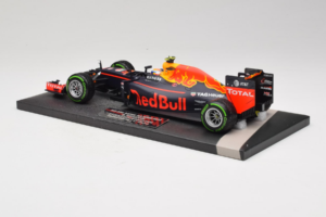 Red Bull RB12 Tag Heuer #33 M. Verstappen Red Bull Racing Showcar 2016 Minichamps 1:18 117161233 Vaik - pilt 5/7
