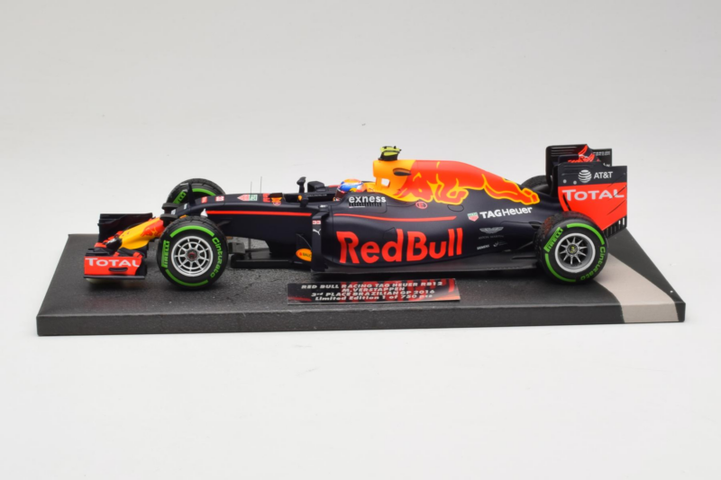 Red Bull RB12 Tag Heuer #33 M. Verstappen Red Bull Racing Showcar 2016 Minichamps 1:18 117161233 Vaik