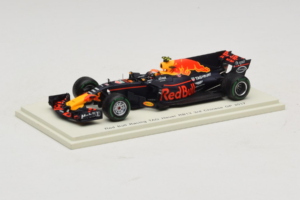 Red Bull RB13 Tag Heuer #33 M. Verstappen 3rd Chinese Grand Prix 2017 Spark 1:43 S5037 Vaik - pilt 2/4