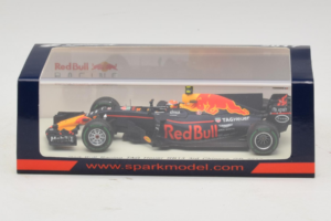 Red Bull RB13 Tag Heuer #33 M. Verstappen 3rd Chinese Grand Prix 2017 Spark 1:43 S5037 Vaik - pilt 4/4