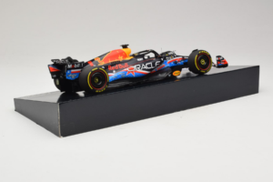 Red Bull RB19 #1 M. Verstappen Oracle Red Bull Racing United States Grand Prix Winner World Champion 2023 Minichamps 1:18 113 - pilt 3/7