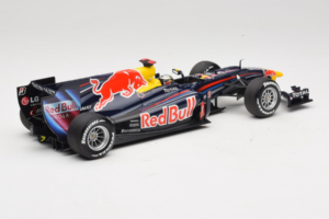 Red Bull RB6 Renault #5 S. Vettel Red Bull Racing Brazilian Grand Prix Winner 2010 Minichamps 1:18 110100205 Metall - pilt 2/7