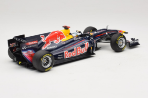 Red Bull RB7 Renault #1 S. Vettel Red Bull Racing Showcar 2011 Minichamps 1:18 110110071-1 Metall - pilt 2/7