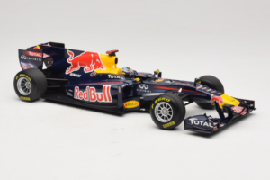 Red Bull RB7 Renault #1 S. Vettel Red Bull Racing Showcar 2011 Minichamps 1:18 110110071-1 Metall - pilt 4/7