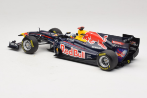 Red Bull RB7 Renault #1 S. Vettel Red Bull Racing Showcar 2011 Minichamps 1:18 110110071-1 Metall - pilt 5/7