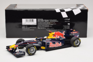 Red Bull RB7 Renault #1 S. Vettel Red Bull Racing Showcar 2011 Minichamps 1:18 110110071-1 Metall - pilt 6/7