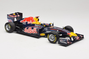 Red Bull RB7 Renault #1 S. Vettel Red Bull Racing World Champion 2011 Minichamps 1:18 110110001 Metall - pilt 4/6
