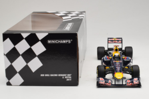 Red Bull RB7 Renault #1 S. Vettel Red Bull Racing World Champion 2011 Minichamps 1:18 110110001 Metall - pilt 6/6