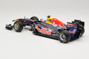 Red Bull RB7 Renault #2 M. Webber Red Bull Racing Showcar 2011 Minichamps 1:18 110110002 Metall - pilt 5/7