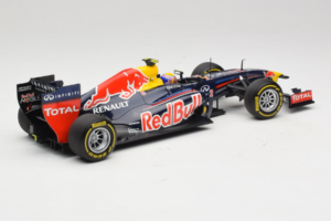 Red Bull RB8 Renault #2 M. Webber Red Bull Racing Showcar 2012 Minichamps 1:18 110120072 Metall - pilt 2/7