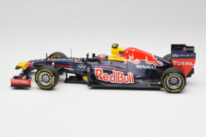 Red Bull RB8 Renault #2 M. Webber Red Bull Racing Showcar 2012 Minichamps 1:18 110120072 Metall - pilt 3/7