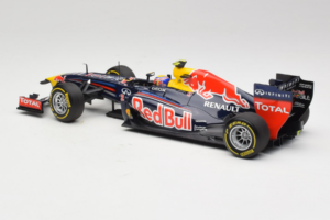 Red Bull RB8 Renault #2 M. Webber Red Bull Racing Showcar 2012 Minichamps 1:18 110120072 Metall - pilt 5/7