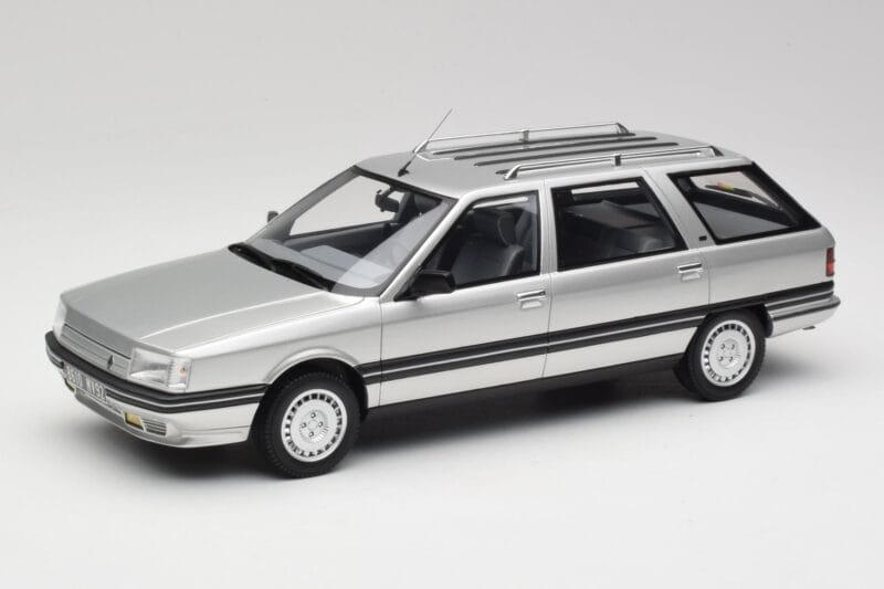 Renault 21 Nevada Hõbe Metallik Otto 1:18 OT479 Vaik
