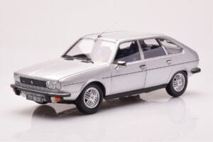 Renault 30 TX Hõbedane Norev 1:18 185272 Metall