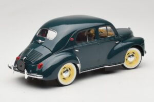 Renault 4CV Roheline Solido 1:18 8047 Metall - pilt 2/6