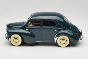 Renault 4CV Roheline Solido 1:18 8047 Metall - pilt 3/6