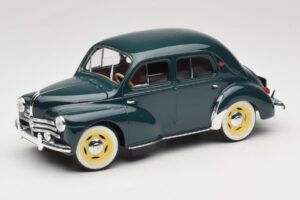 Renault 4CV Roheline Solido 1:18 8047 Metall