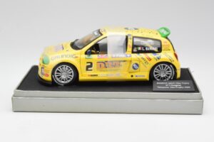 Renault Clio Sport #2 E. Rangoni Renault Clio Trophy Winner 2000 Universal Hobbies 1:18 7711218616 Metall - pilt 3/6