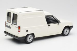 Renault Express Valge Otto 1:18 OT466 Vaik - pilt 2/5