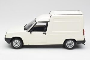 Renault Express Valge Otto 1:18 OT466 Vaik - pilt 3/5