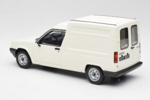 Renault Express Valge Otto 1:18 OT466 Vaik - pilt 4/5