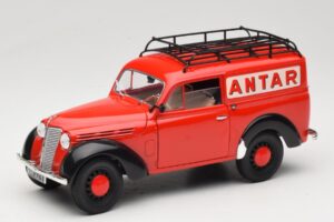 Renault Juvaquatre Utilitaire Punane Solido 1:18 8424 Metall