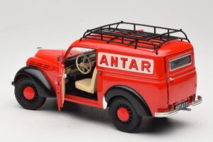 Renault Juvaquatre Utilitaire Punane Solido 1:18 8424 Metall - pilt 5/8