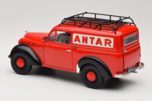 Renault Juvaquatre Utilitaire Punane Solido 1:18 8424 Metall - pilt 7/8