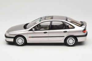 Renault Laguna V6 3.0 Baccara Opal Grey Otto 1:18 OT1185 Vaik - pilt 3/6