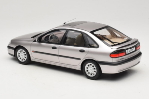 Renault Laguna V6 3.0 Baccara Opal Grey Otto 1:18 OT1185 Vaik - pilt 5/6