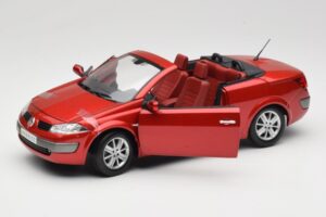 Renault Megane Mk1 CC Punane Solido 1:18 8152 Metall - pilt 2/8