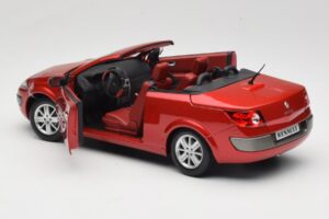 Renault Megane Mk1 CC Punane Solido 1:18 8152 Metall - pilt 5/8