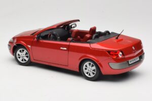 Renault Megane Mk1 CC Punane Solido 1:18 8152 Metall - pilt 7/8