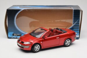 Renault Megane Mk1 CC Punane Solido 1:18 8152 Metall - pilt 8/8