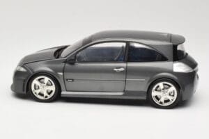 Renault Megane Mk2 RS Vampire Grey Norev 1:18 185101 Metall - pilt 4/8
