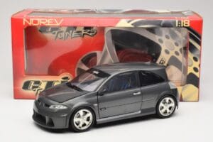 Renault Megane Mk2 RS Vampire Grey Norev 1:18 185101 Metall - pilt 8/8
