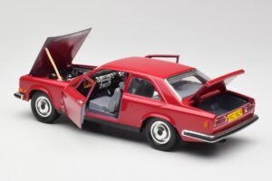 Rolls-Royce Camargue Punane Bburago 1:22 3001 Metall - pilt 5/8