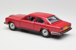 Rolls-Royce Camargue Punane Bburago 1:22 3001 Metall - pilt 7/8