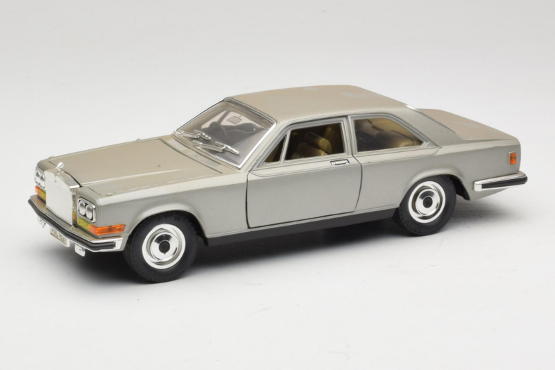 Rolls-Royce Camargue Hõbedane Bburago 1:18 3001-M2 Metall