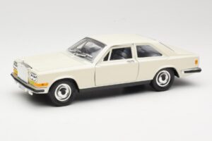 Rolls-Royce Camargue Valge Bburago 1:22 3001-M1 Metall