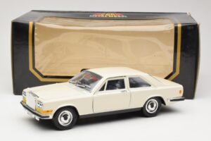 Rolls-Royce Camargue Valge Bburago 1:22 3001-M1 Metall - pilt 8/8
