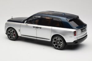 Rolls-Royce Cullinan Sinine & Hõbe Kahevärviline OEM 1:18 028-16B Metall - pilt 7/8
