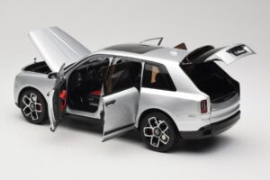 Rolls-Royce Cullinan Hõbedane Shadow Wheels Velgedega OEM 1:18 028-16A Metall - pilt 5/8