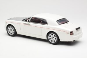 Rolls-Royce Phantom Coupe English Valge Hõbedane Kyosho 1:18 08861EW Metall - pilt 7/8