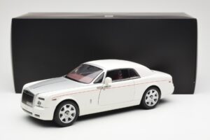 Rolls-Royce Phantom Coupe English Valge Hõbedane Kyosho 1:18 08861EW Metall - pilt 8/8