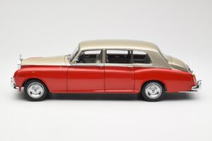 Rolls-Royce Phantom VI Punane Helebebeež Kyosho 1:18 08905RLB Metall - pilt 4/8