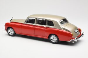 Rolls-Royce Phantom VI Punane Helebebeež Kyosho 1:18 08905RLB Metall - pilt 7/8