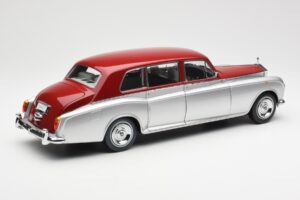 Rolls-Royce Phantom VI Hõbe Punane Kyosho 1:18 08905SR Metall - pilt 3/8